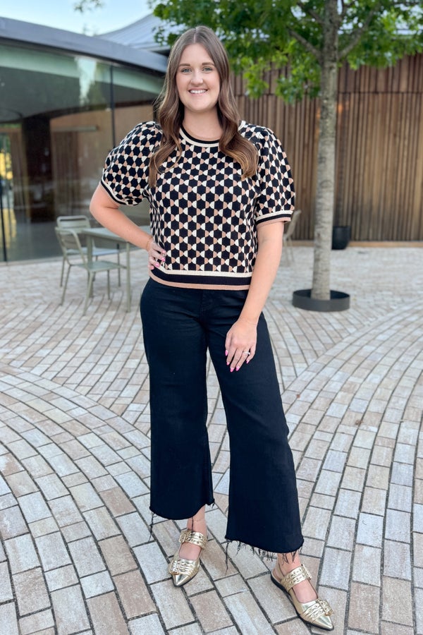 Amped Up Black Printed Short Sleeve Sweater by Entro