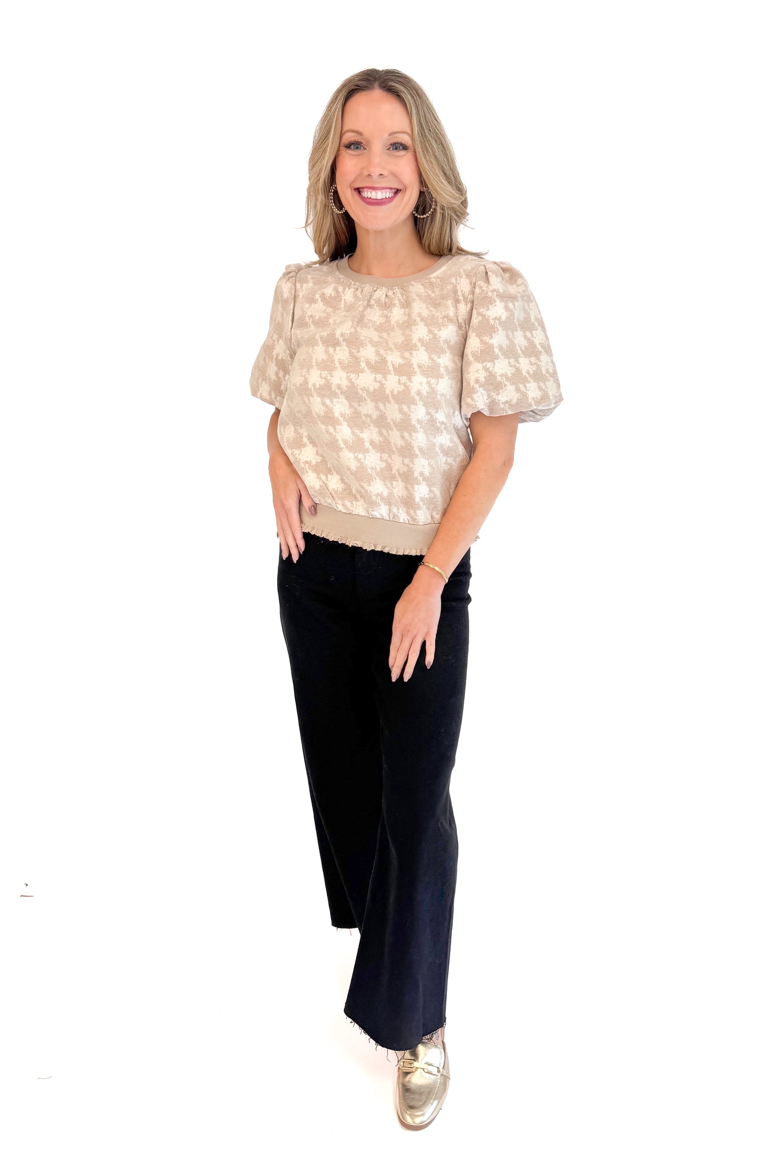 Front picture of woman wearing Taupe & Cream Velvet Houndstooth Top and jeans.