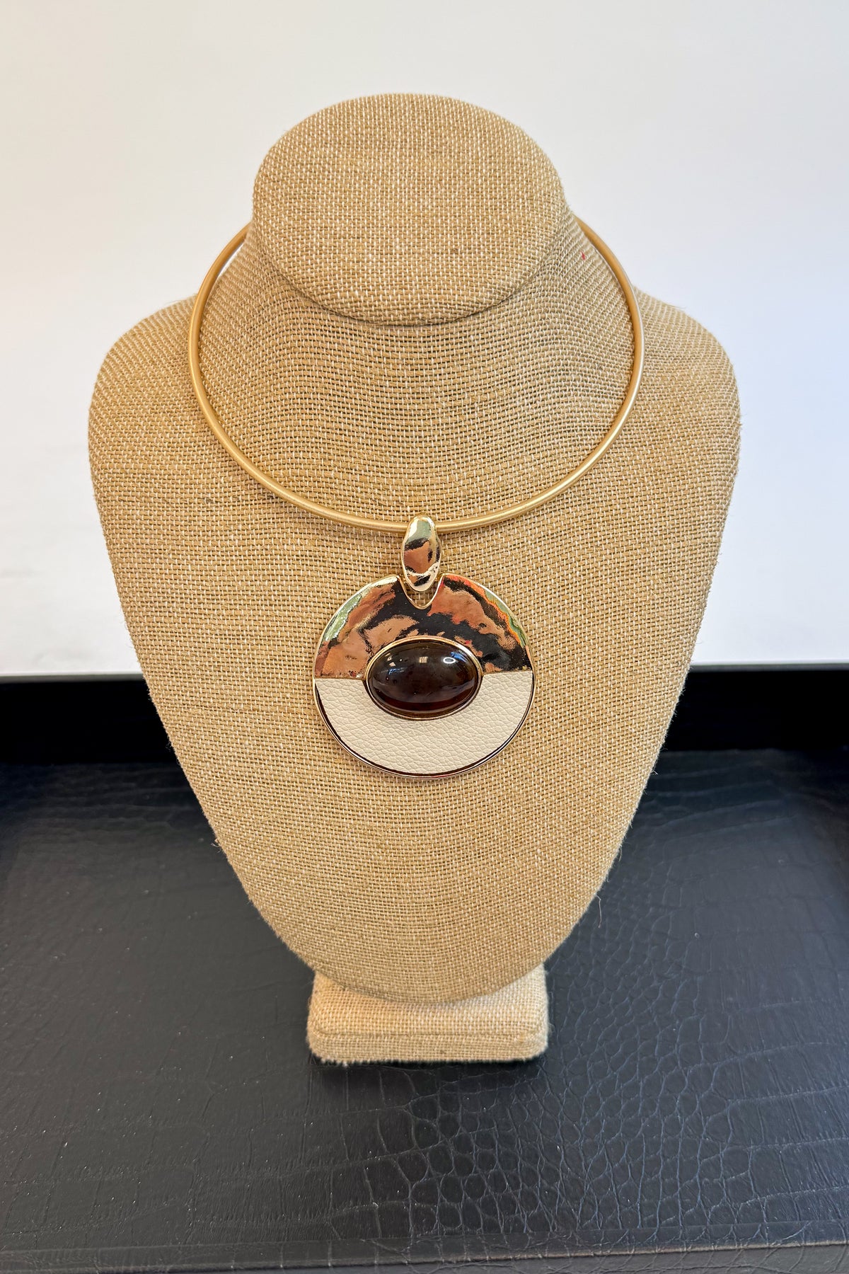 Diana Round Stone Pendant Choker