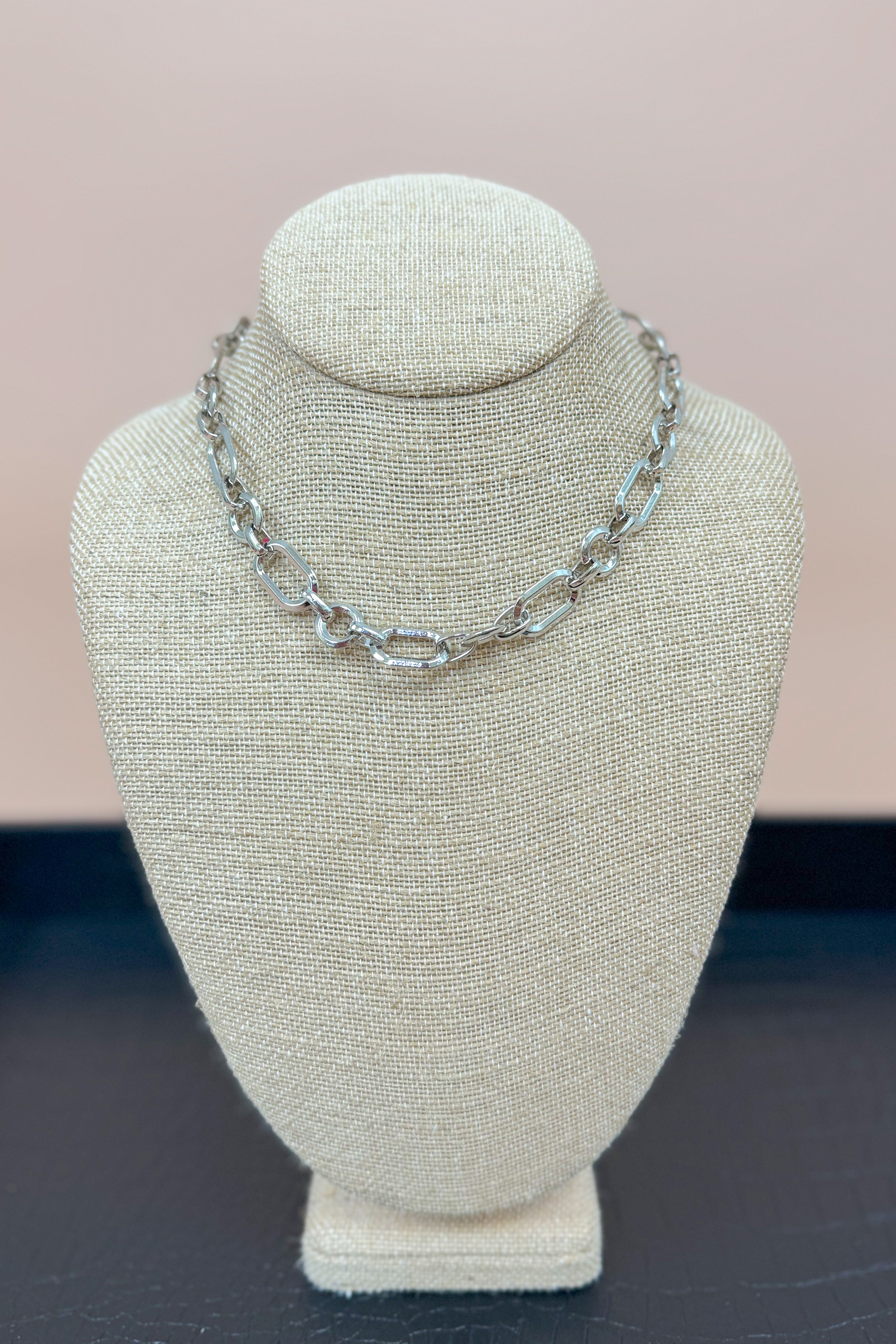 Sarah Oval Circle Linked Necklace
