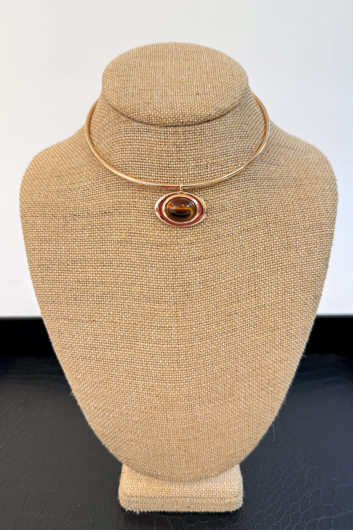 Jillian Oval Stone Wire Choker