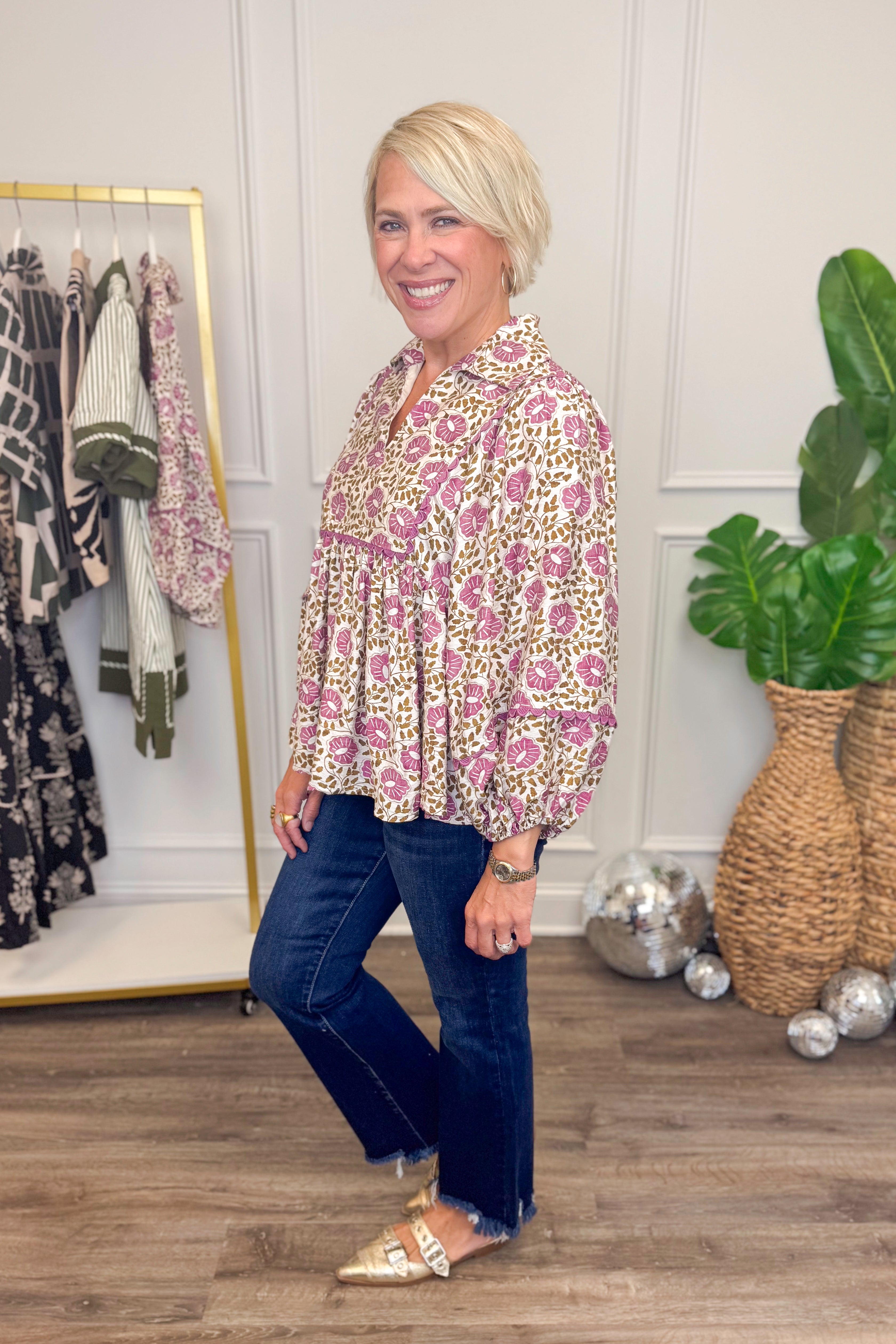 Classic Charm Purple Floral Scallop Detail 3/4 Sleeve Top by Entro