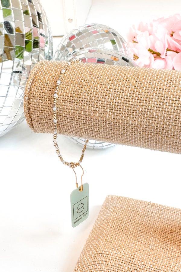 Hope Sincerity Pattern 2mm Bead Bracelet - White by e newton