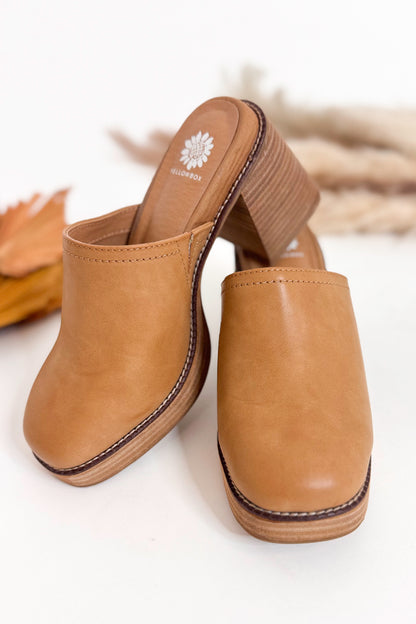 Ivaria Almond Clogs