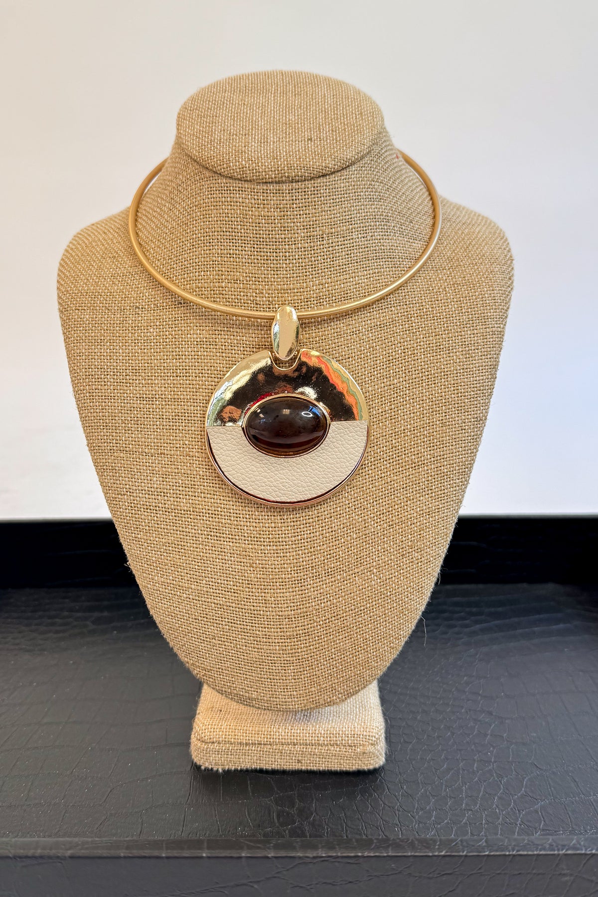 Diana Round Stone Pendant Choker