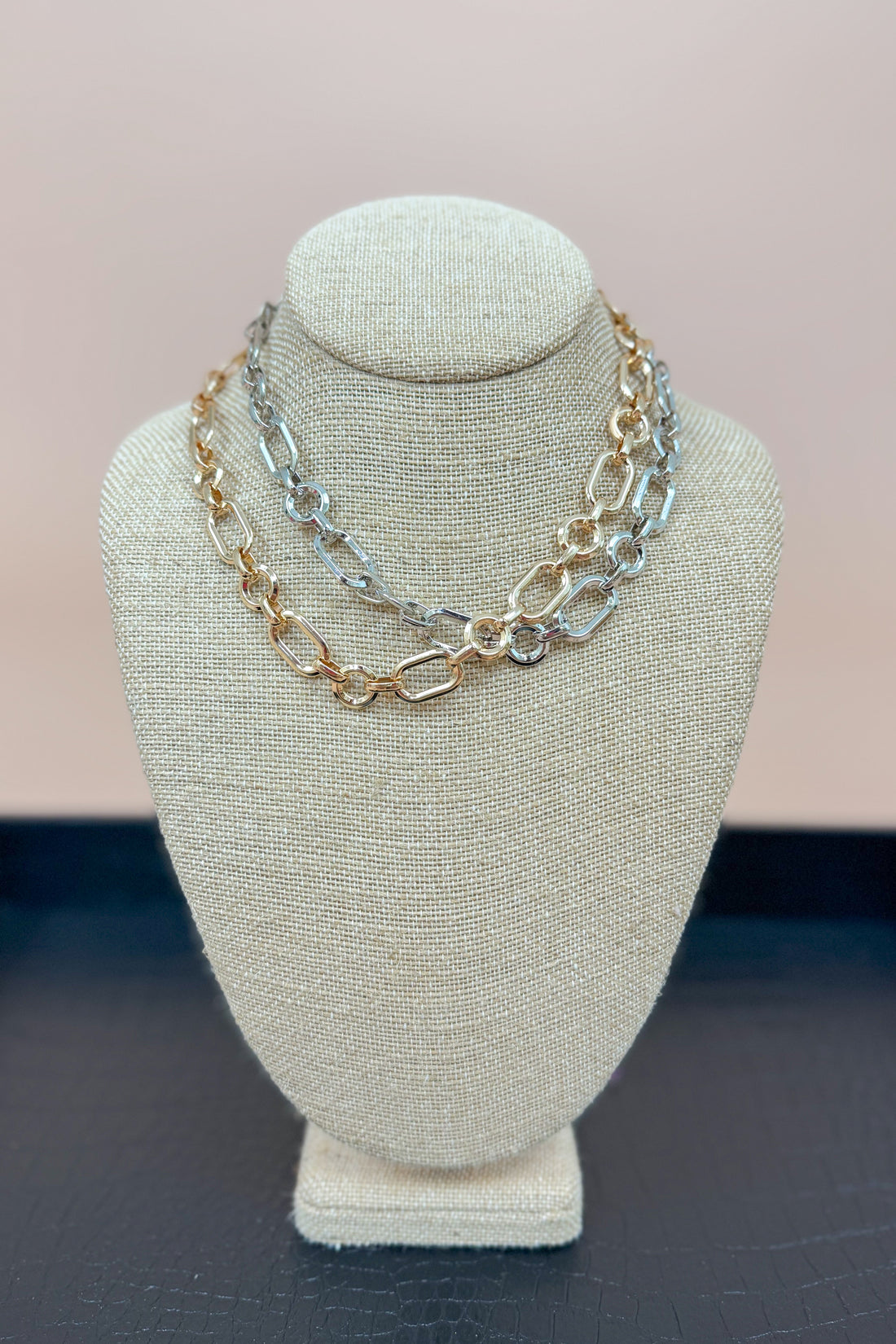 Sarah Oval Circle Linked Necklace