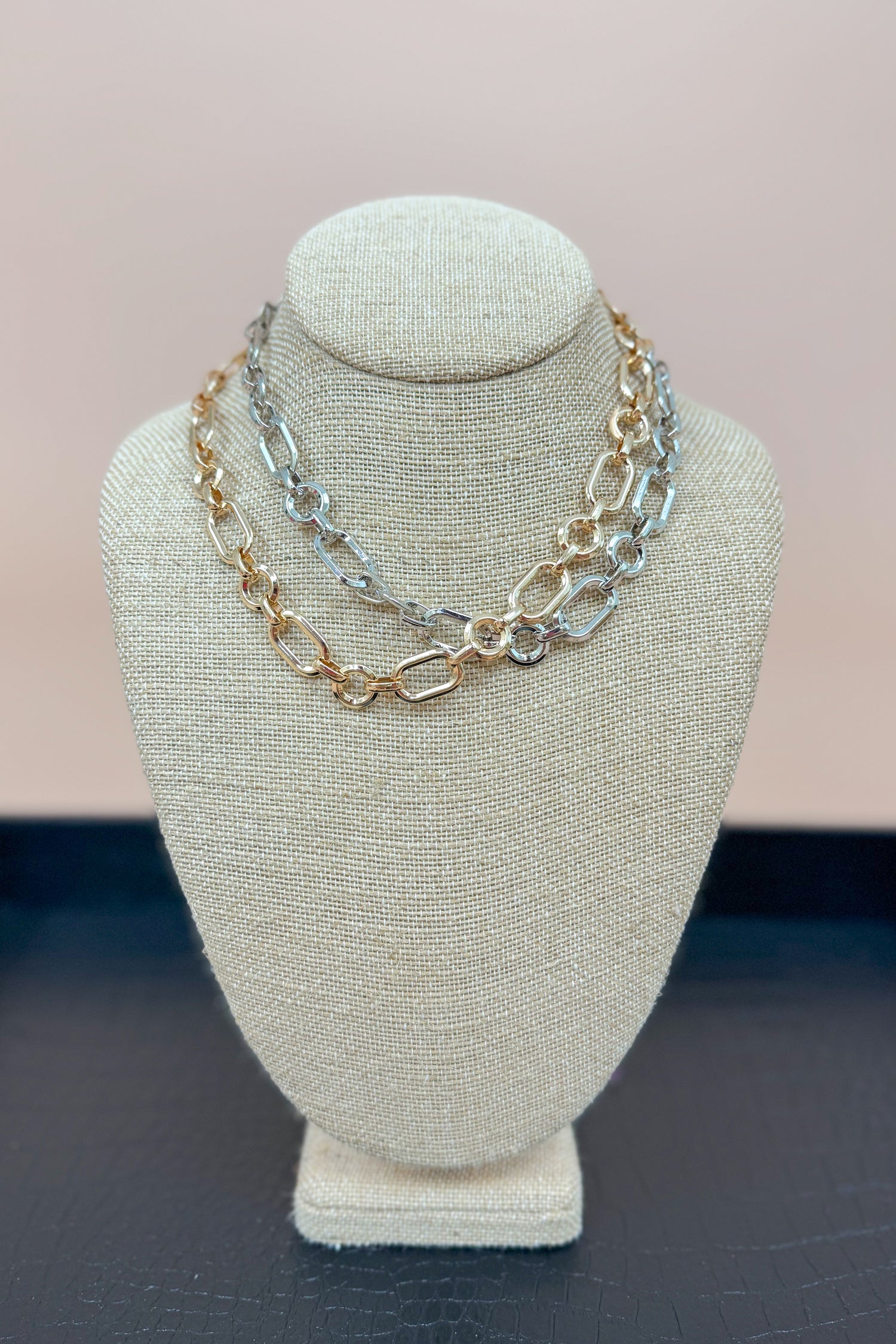 Sarah Oval Circle Linked Necklace