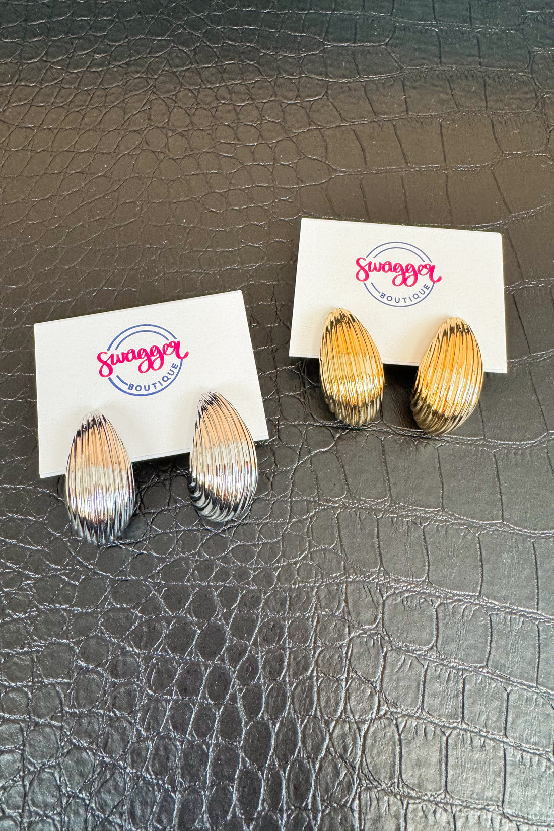Ava Ribbed 1&quot; Teardrop Earrings