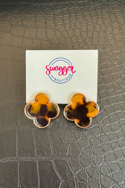 Macy Clover Acetate .75&quot; Earrings