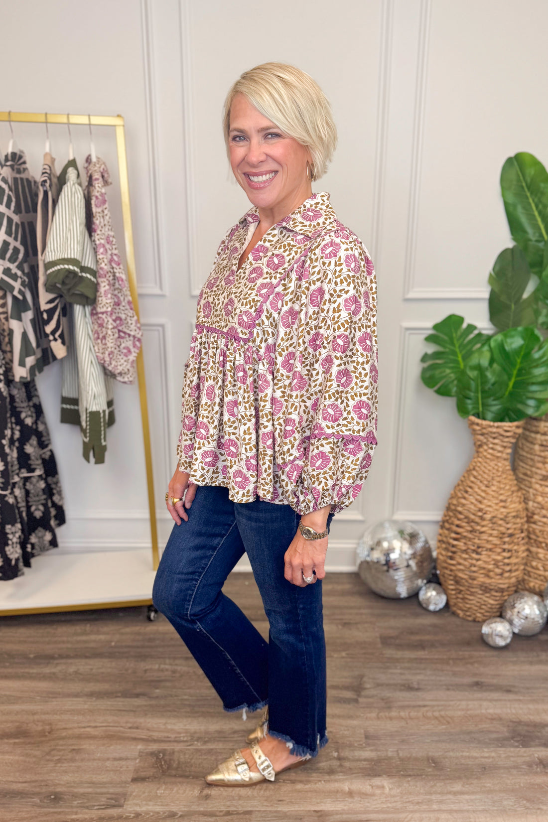 Classic Charm Purple Floral Scallop Detail 3/4 Sleeve Top by Entro
