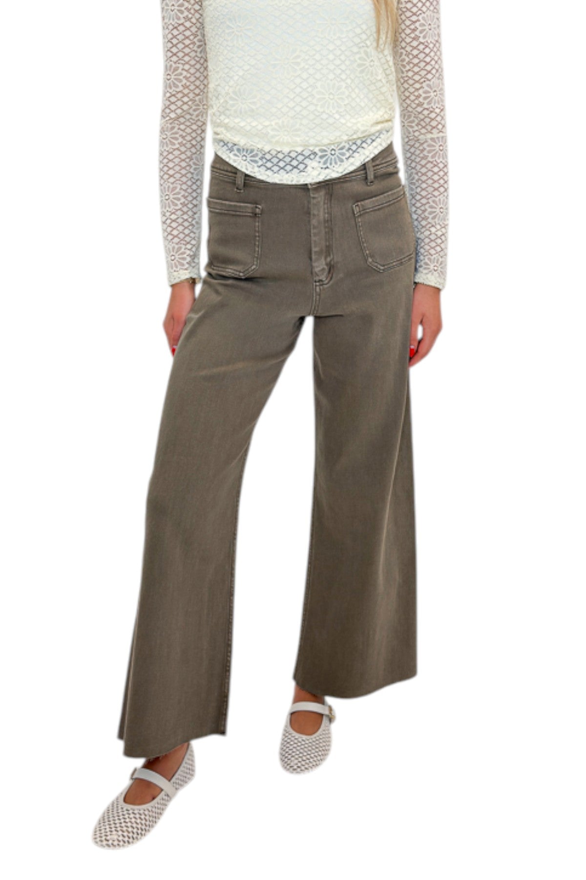 Front view of woman wearing Swagger Boutique’s Washed Brown Patch Pocket Wide Leg Jeans with top against white studio background.