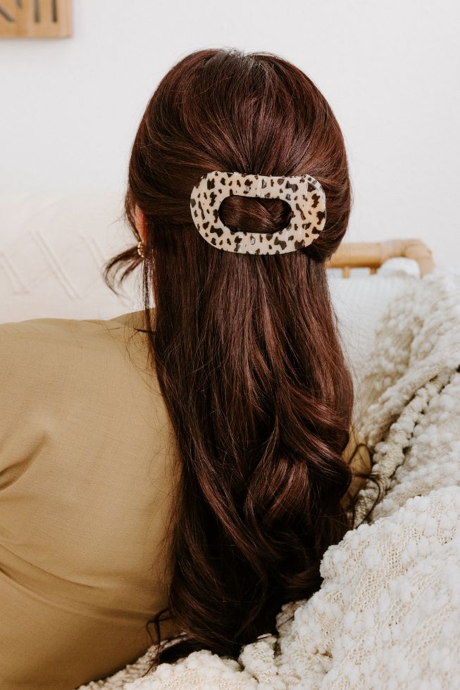 Blonde Tortoise Large Round Flat Clip