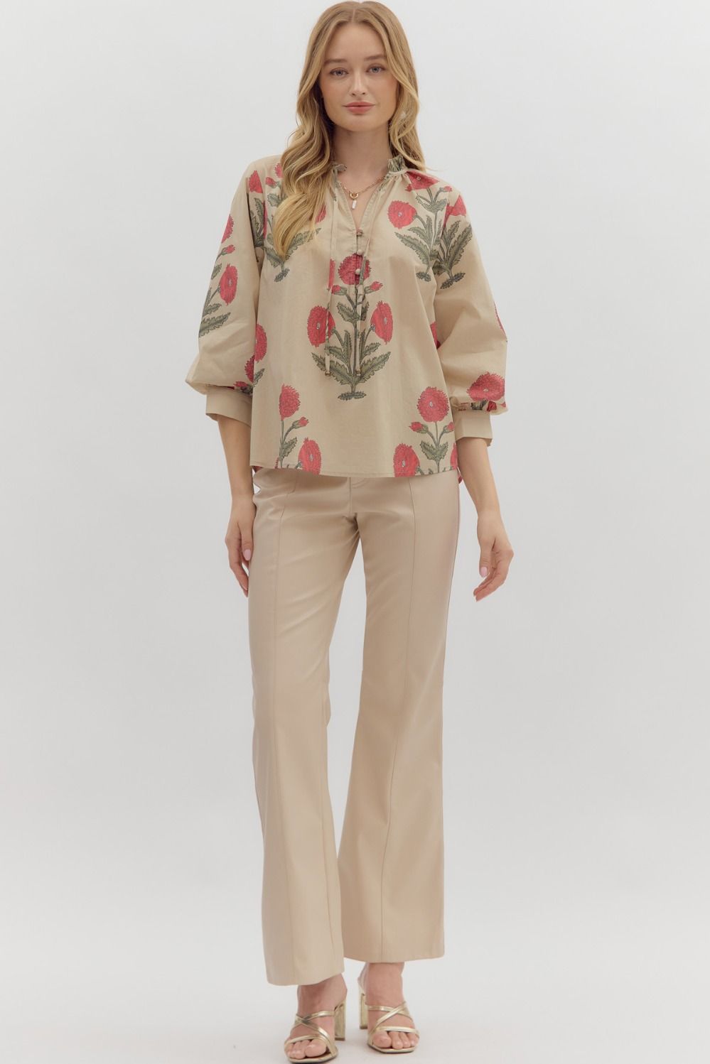 New Crush Ecru Floral Printed 3/4 Sleeve Top by Entro