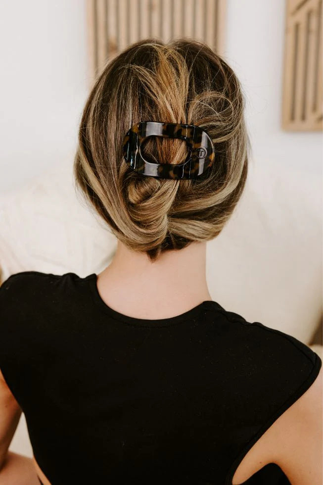 Small Tortoise Round Flat Hair Clip by Teletie